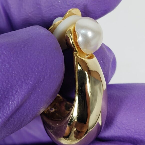 Polished Gold tone Hoop Design Clip-on Earrings - Stylish, Elegant Bold Jewelry - Picture 9 of 9